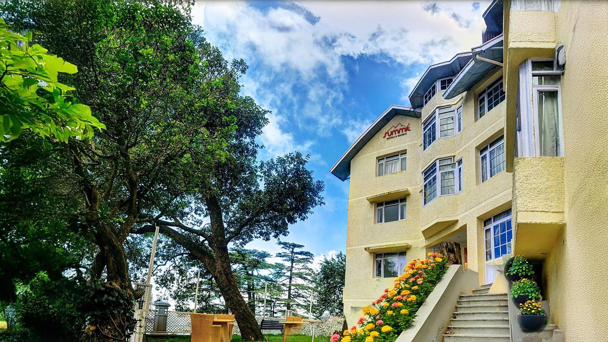 Summit Le Royale Hotel, Shimla Exterior photo