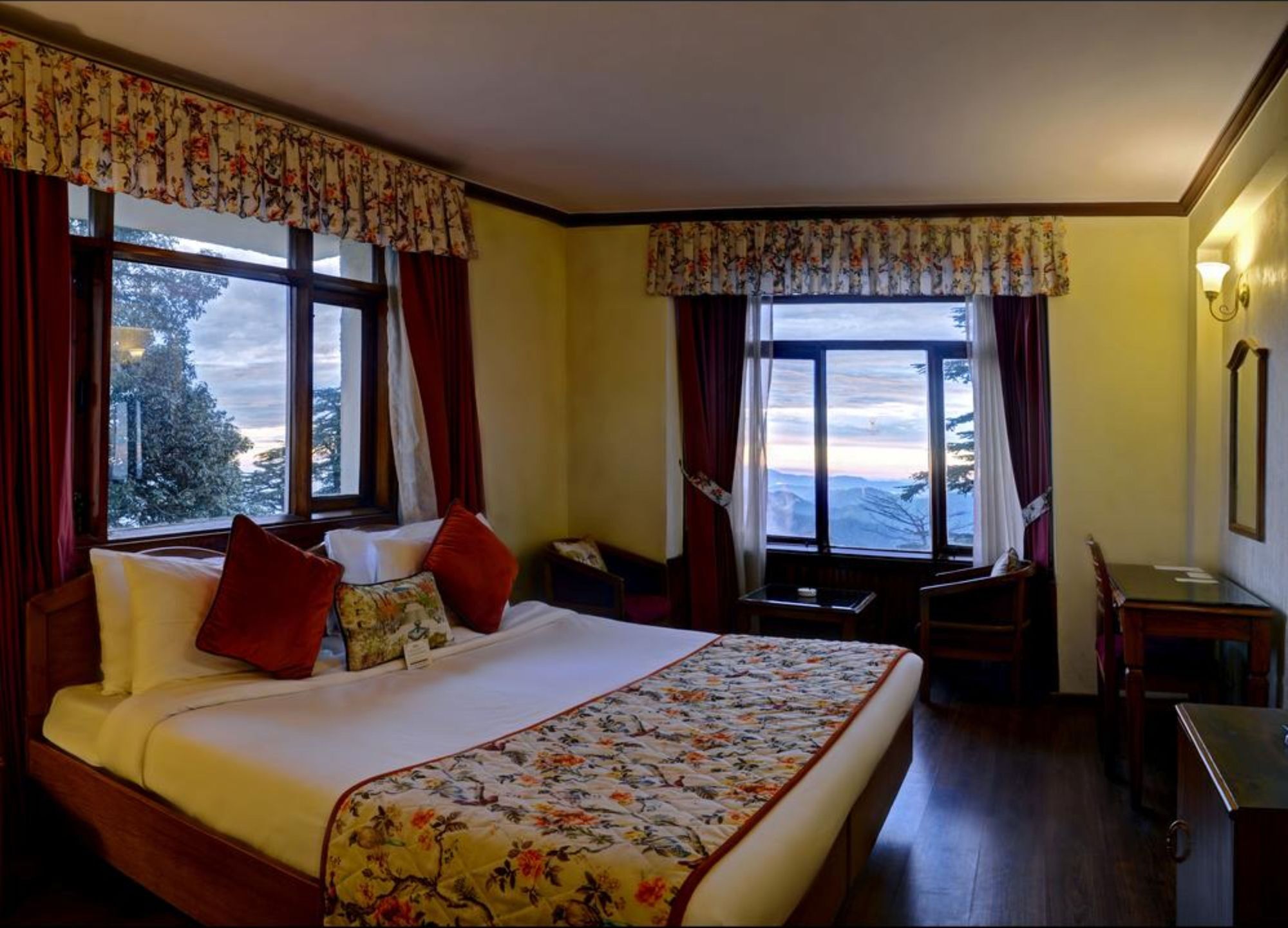 Summit Le Royale Hotel, Shimla Exterior photo